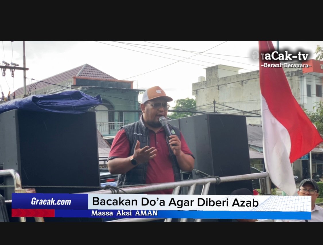 Massa Aksi Bacakan Do’a Minta Diturunkan Az4b 