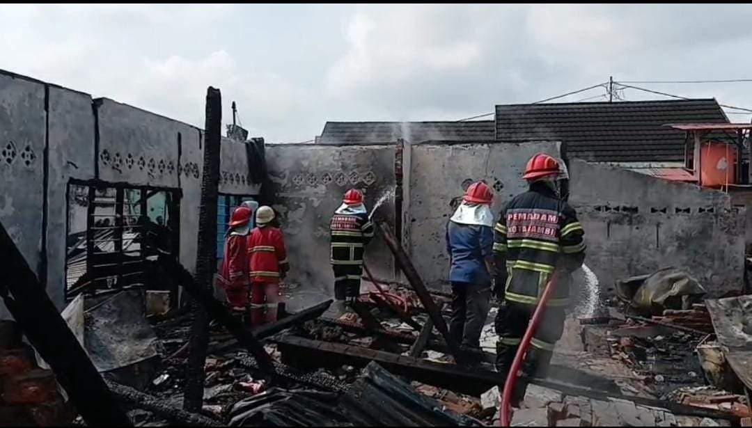Ludes dalam Sekejap, Lima Bedeng Permanen di Thehok Jambi Hangus Terbakar