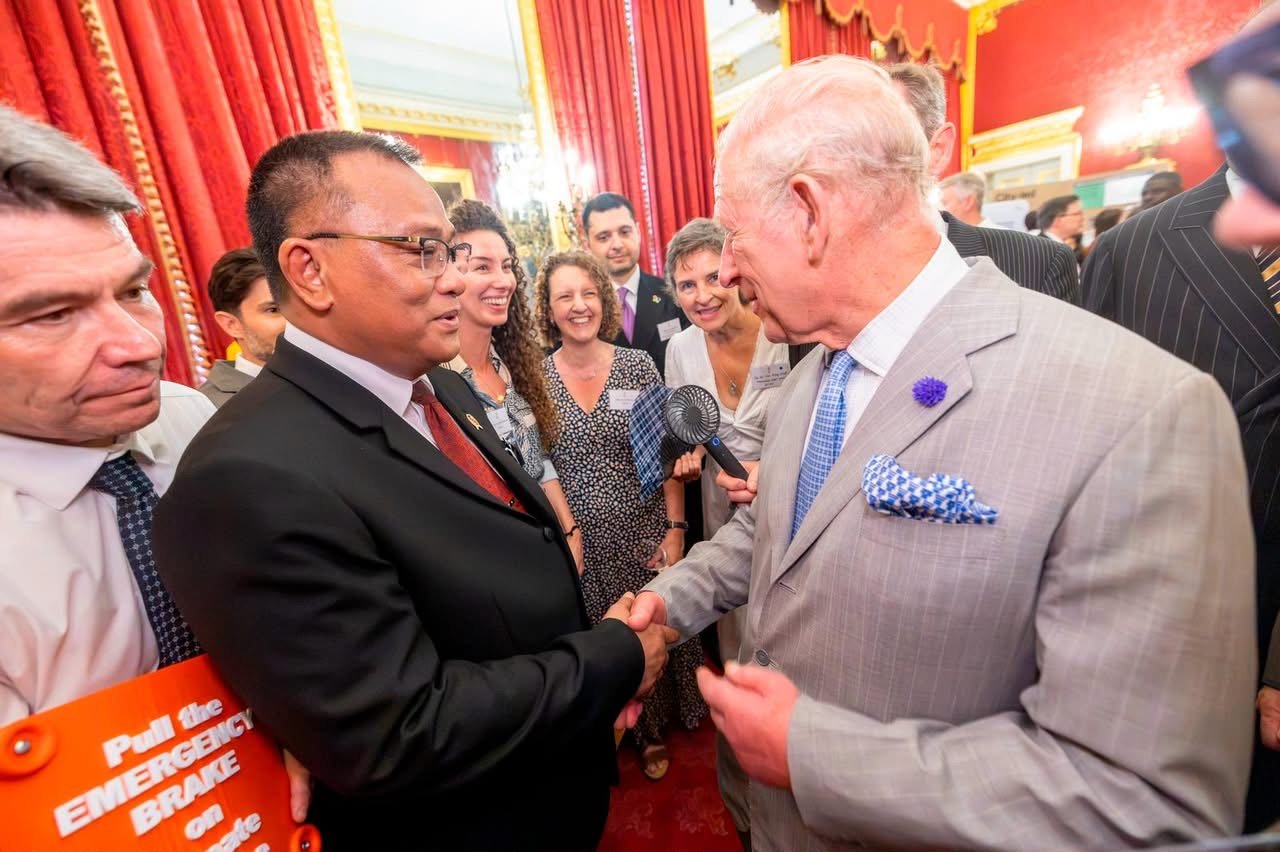 Raja Charles III Puji Komitmen Presiden Prabowo, Menteri LH Jumhur Sampaikan Salam di Istana St. James London