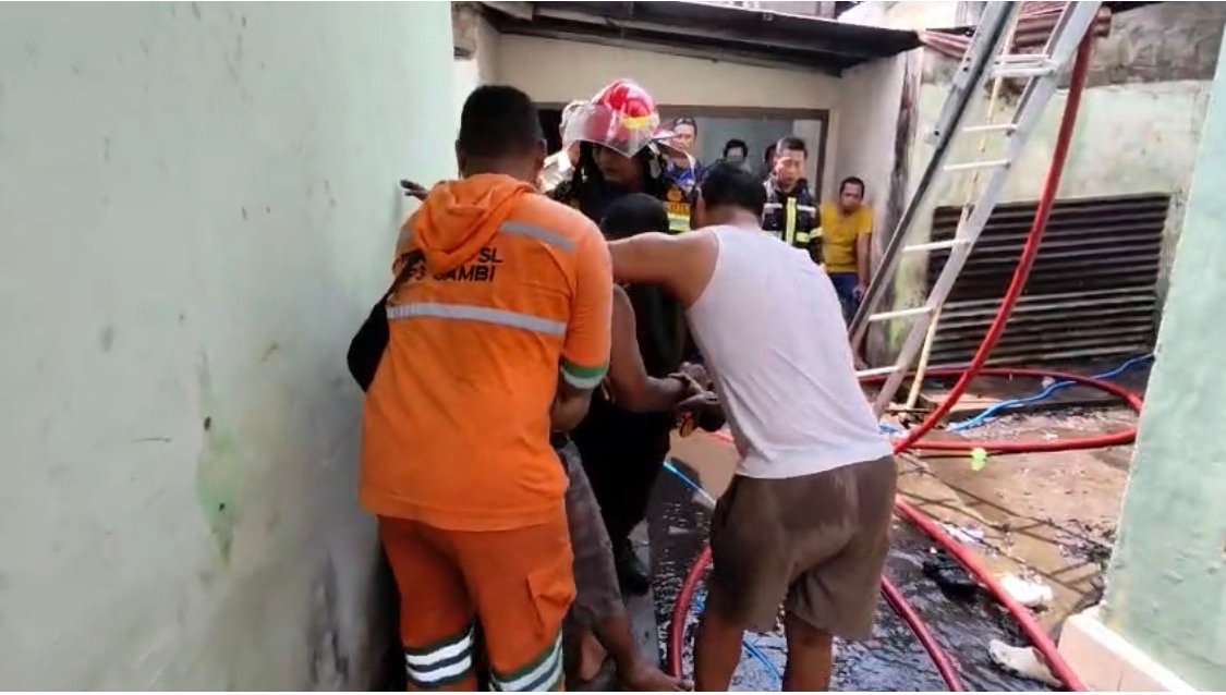 Satu Warga Terluka dalam Kebakaran Rumah di Jambi Timur, Saksi Sebut Siswa Sempat Panik Lihat Asap