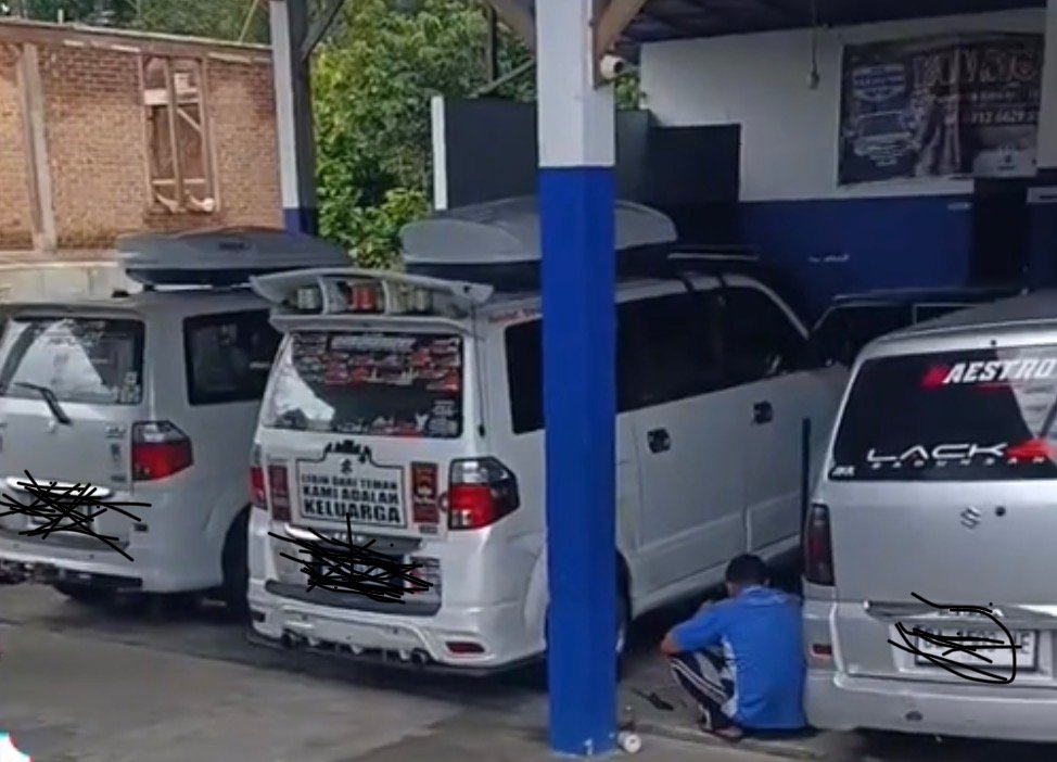 Pertalite Keruh, Mobil Travel Kerinci-Padang Ramai-Ramai Masuk Bengkel