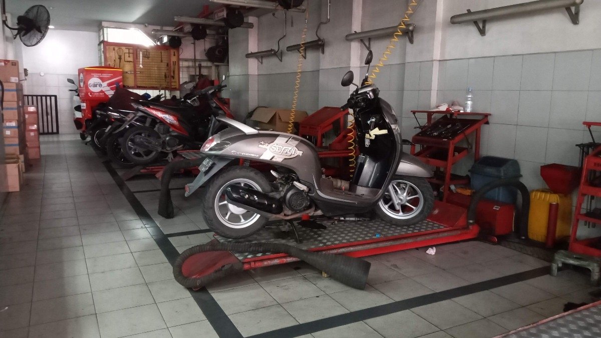 Rahasia Perawatan Motor Musim Hujan Agar Awet, Bebas Karat, dan Tetap Prima