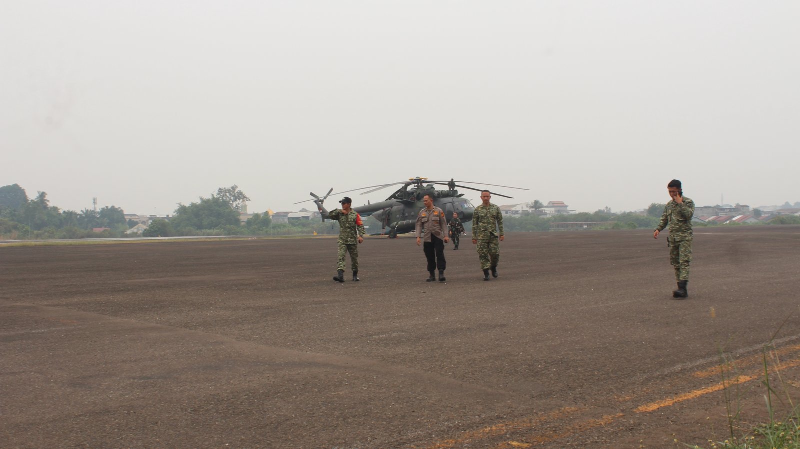 Helikopter MI-17 TNI AD Dikerahkan ke Jambi, Bantu Padamkan Karhutla