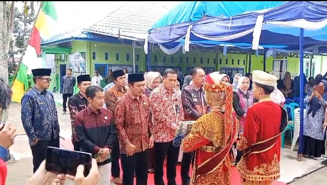 Peluncuran Sekolah Siaga Kependudukan (SSK) di halaman MAN 2 Kerinci, Desa Kemantan Agung, Kecamatan Air Hangat Timur, Kabupaten Kerinci, Jambi (Gracak.com/MAN 2 Kerinci).