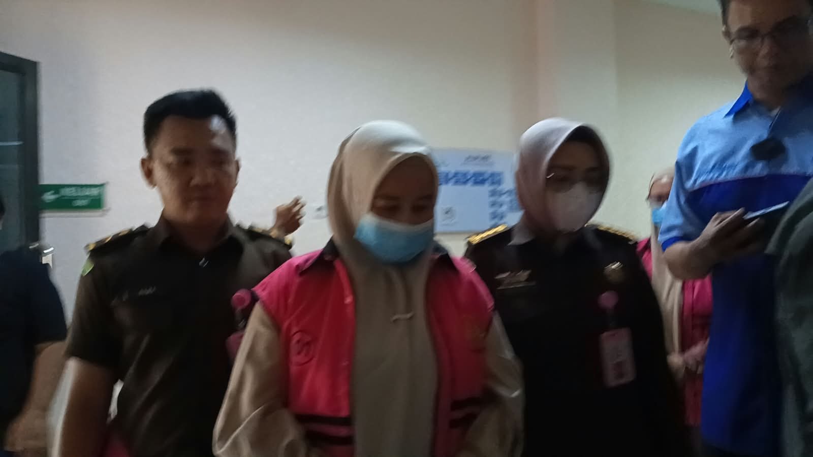 Kejaksaan Tinggi Jambi menetapkan enam orang sebagai tersangka dalam kasus dugaan korupsi pengelolaan anggaran Sekretariat DPRD Kabupaten Merangin tahun anggaran 2019–2024 dengan kerugian negara yang disebut mencapai Rp19,54 miliar. (Gracak.com/ Humas Kej